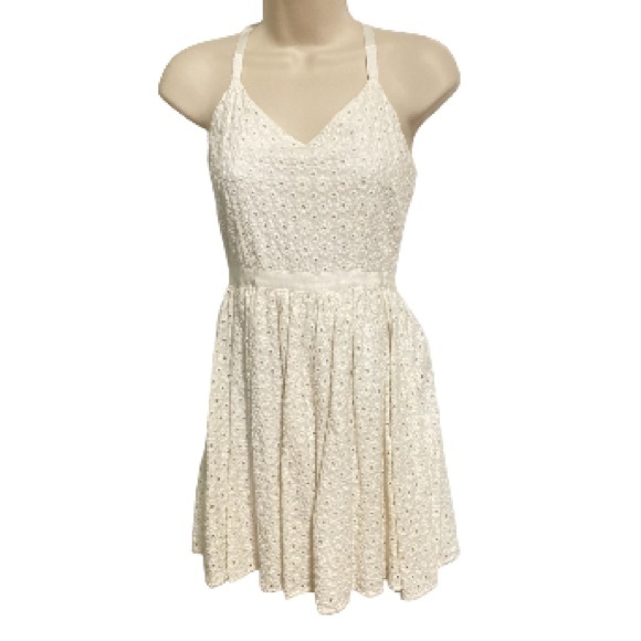 FOREVER 21 White Eyelet Floral Flowers Silhouette Mini Dress Medium - Picture 1 of 16